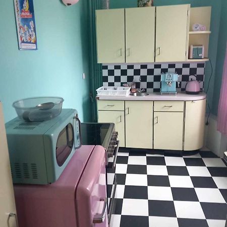 Vintage ,La Capsule Temporelle Wifi Draps Parking Publique Gratuit Apartment Thiers Exterior foto