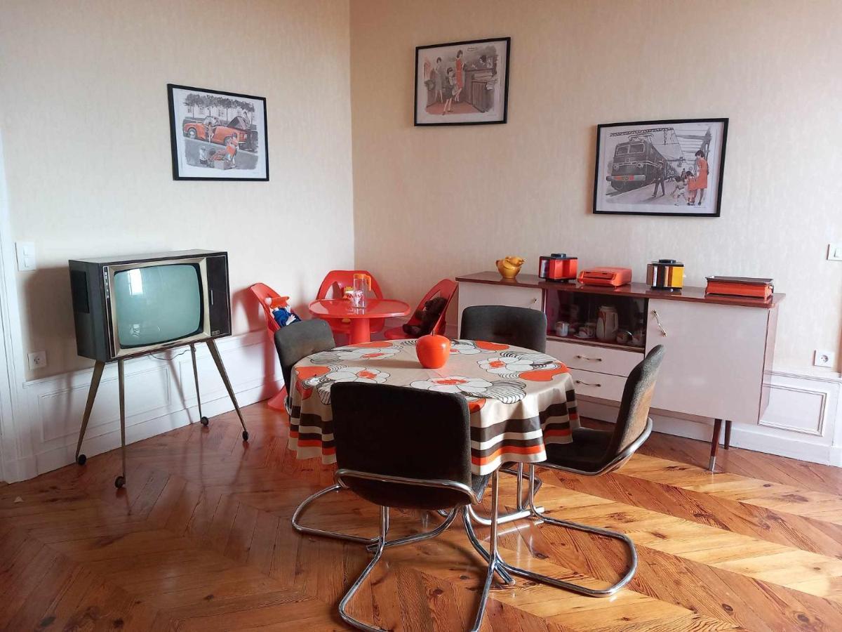 Vintage ,La Capsule Temporelle Wifi Draps Parking Publique Gratuit Apartment Thiers Exterior foto