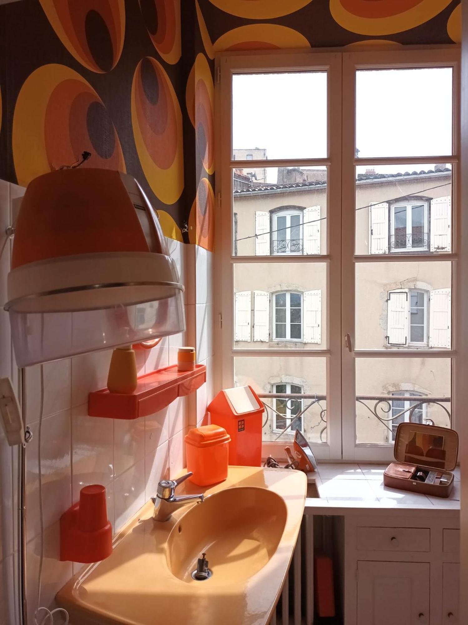 Vintage ,La Capsule Temporelle Wifi Draps Parking Publique Gratuit Apartment Thiers Exterior foto